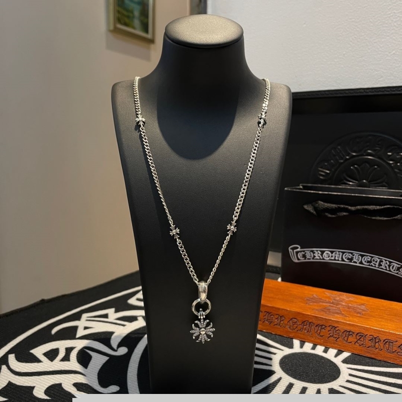 Ch**me He**ts necklaces